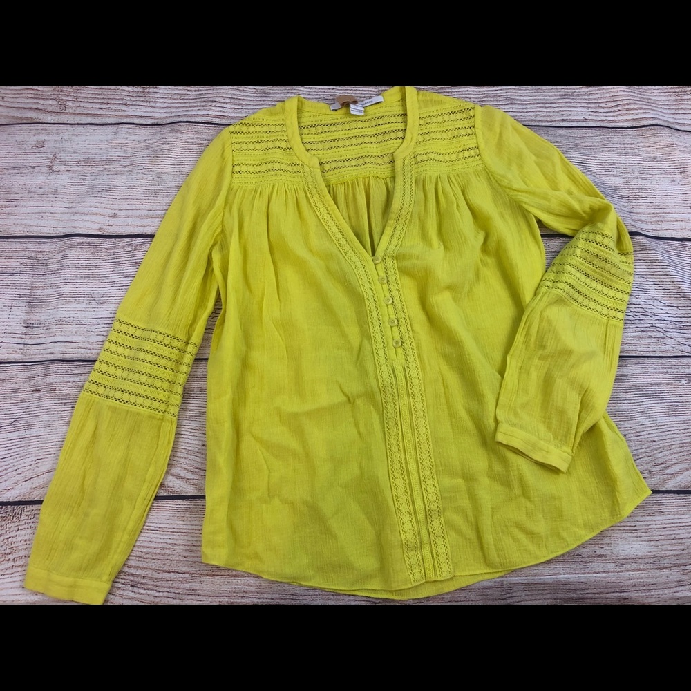 Diane Von Furstenburg 4 Yellow crochet inset top